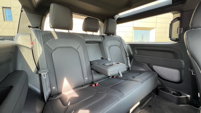 Land Rover Defender 3.0 D250 X-Dynamic SE 90 3dr Auto Diesel Estate